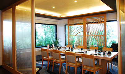 池畔餐厅